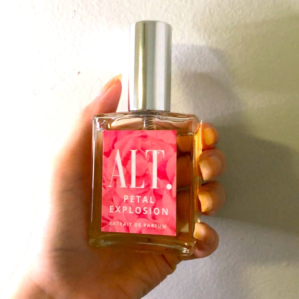 ALT PETAL EXPLOSION